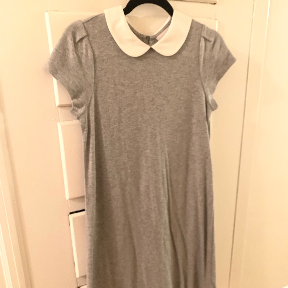 Grey cotton dress with white collar.